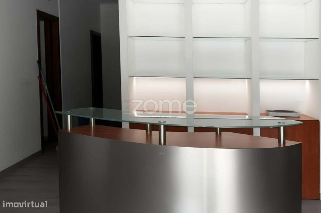 Espaço comercial com estacionamento - Alameda das Linhas de Torres - Grande imagem: 5/17