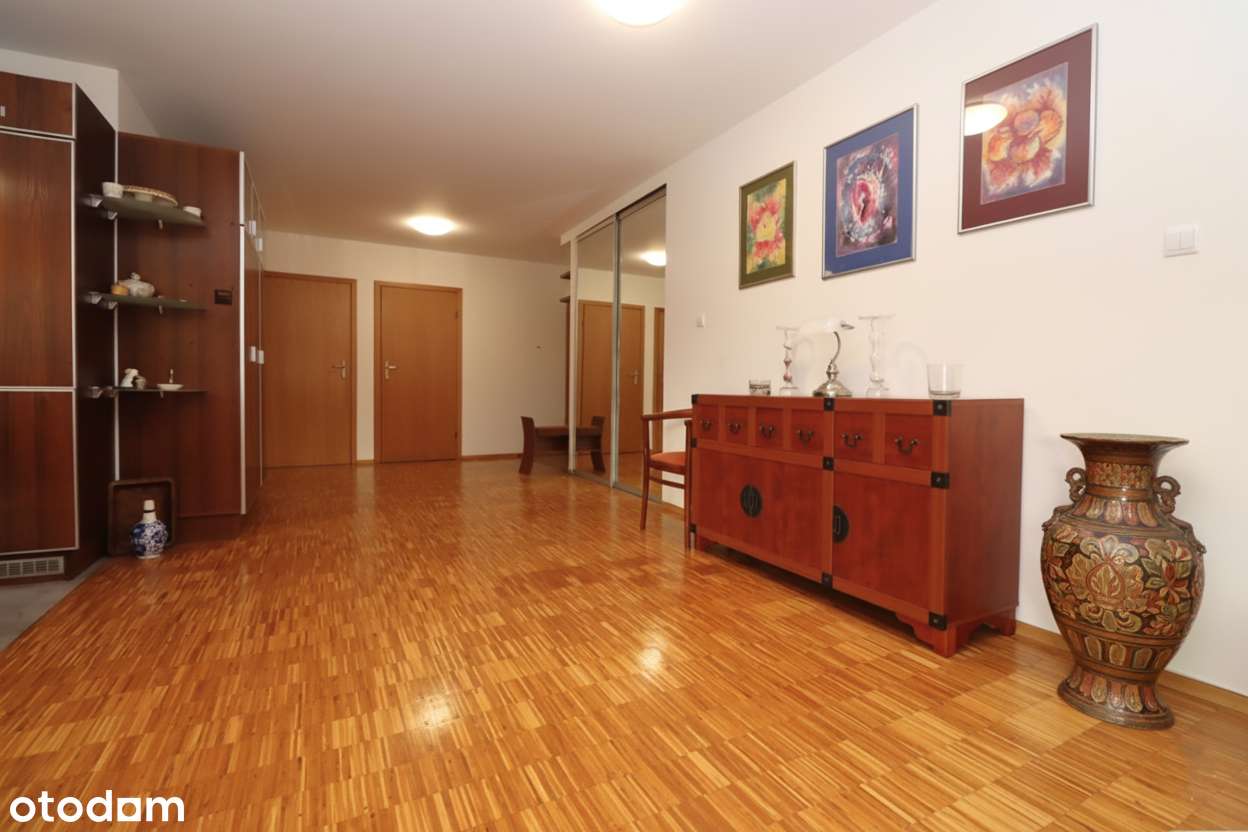Komfortowy apartament z garażem i dużym tarasem, 2002 rok-7