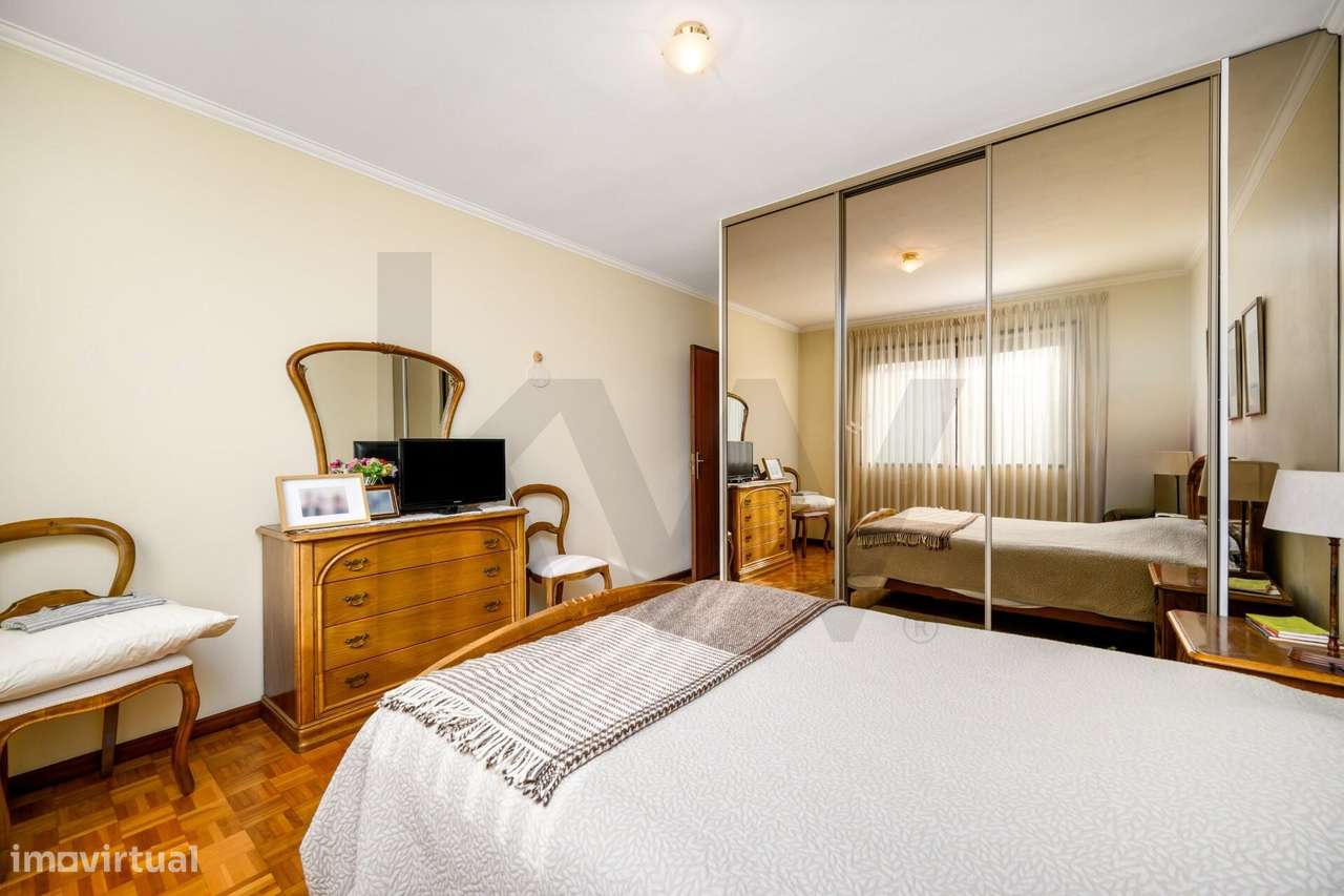 Moradia T4 + 1 Foz / Nevogilde - Grande imagem: 4/32