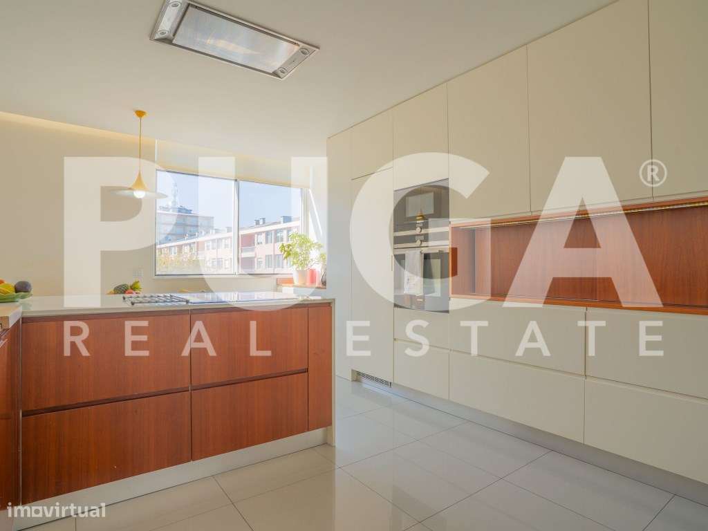 Apartamento de Prestígio na Praça Velásquez - Porto-10