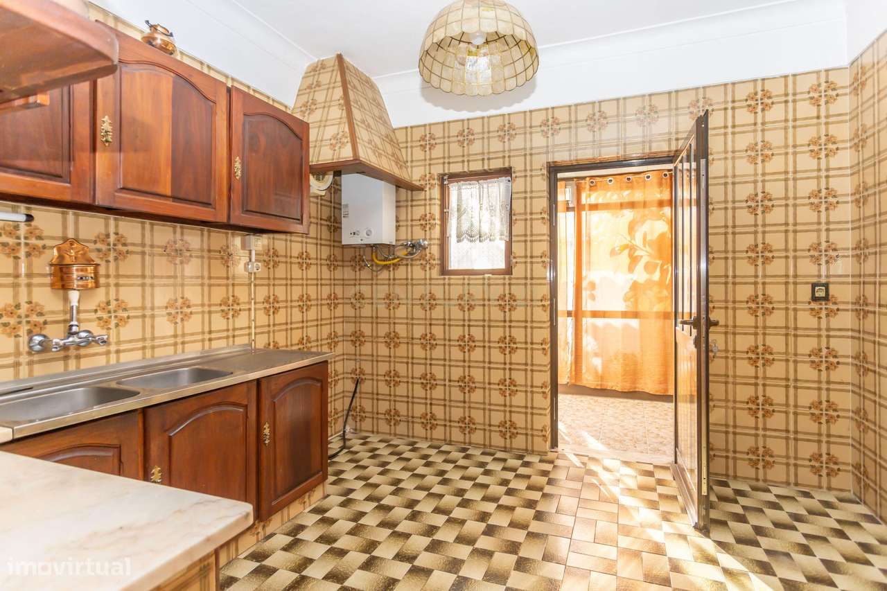 Moradia T5 na Aroeira, Charneca de Caparica, sem licença de utilização - Grande imagem: 5/13