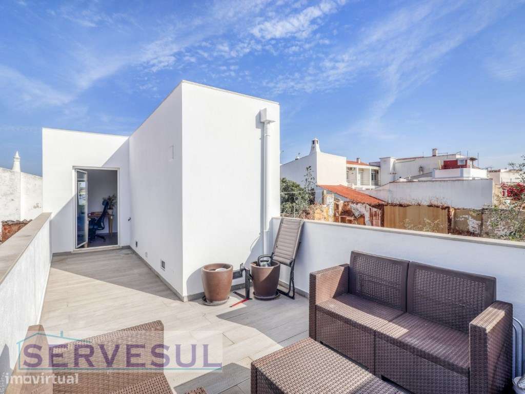 Moradia Nova e Moderna composta por 3 pisos com 2 quartos, com 91 m...-23