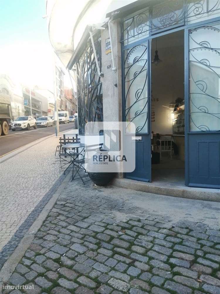 Loja no centro do Porto, na emblemática Rua de Camões. - Grande imagem: 2/7