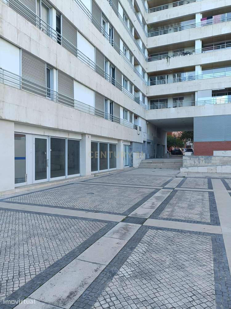 Loja junto ao Parque das Conchas - Grande imagem: 2/8