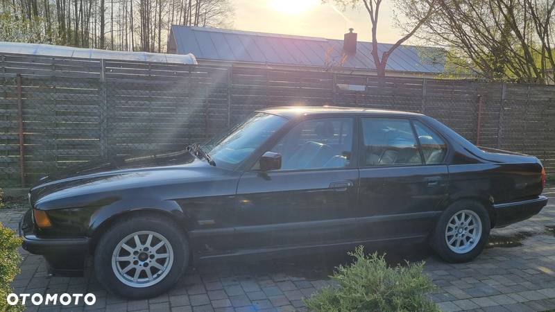 BMW Seria 7 730i V8 - 1