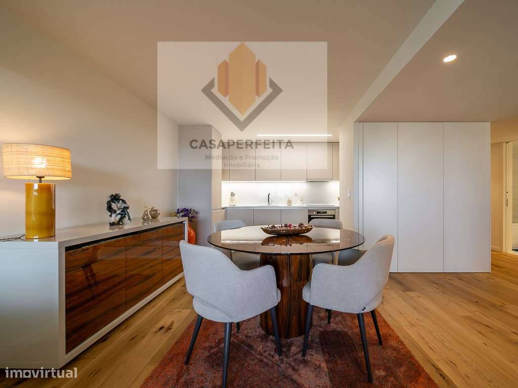 Apartamento T2 de Luxo com Varanda, Lugar de Garagem e Arrumo - Jun...-7