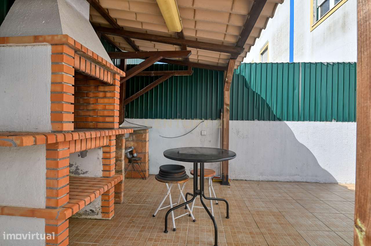 Apartamento T2 em Milharado, com terraço e parquemento-3