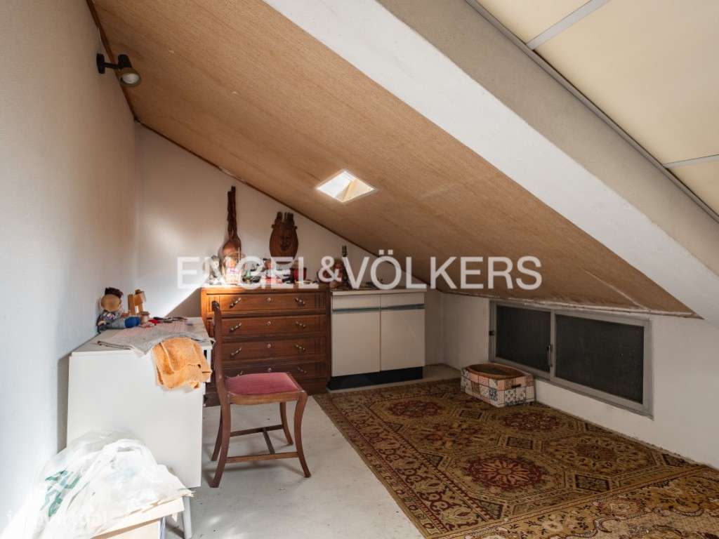 Prédio Misto de 3 Pisos com Jardim e Anexo Habitacional - Santo And...-18