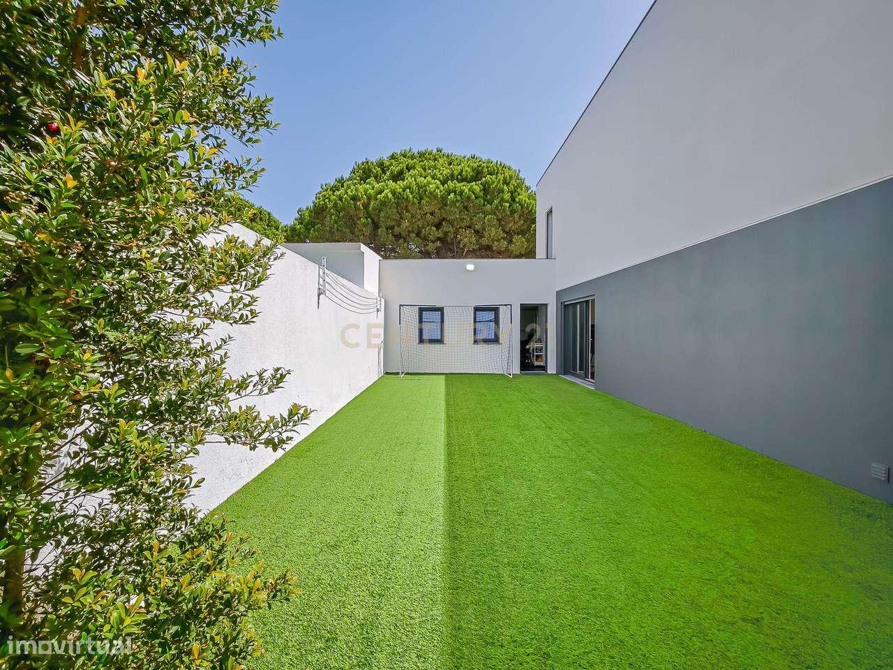 Moradia T4 Isolada | Piscina | Garagem Box | Painéis Solares | 2025 |-8