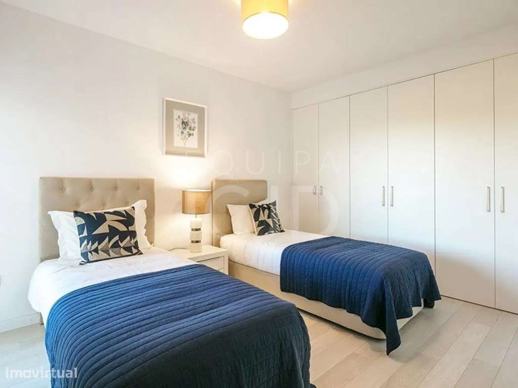 Moradia T3 de Luxo com Piscina Privativa-9