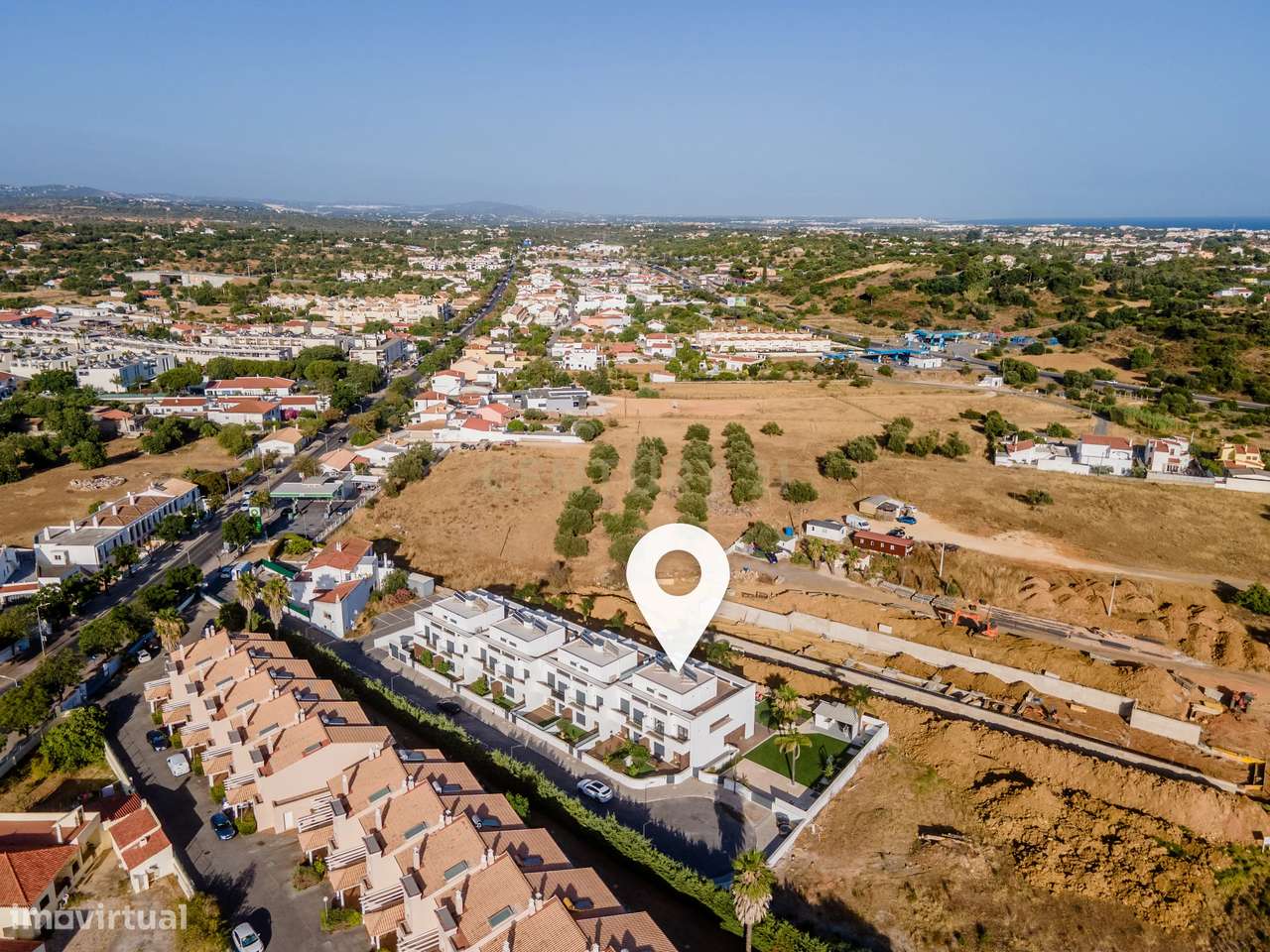 Moradia T3+1 à Venda nas Ferreiras-4
