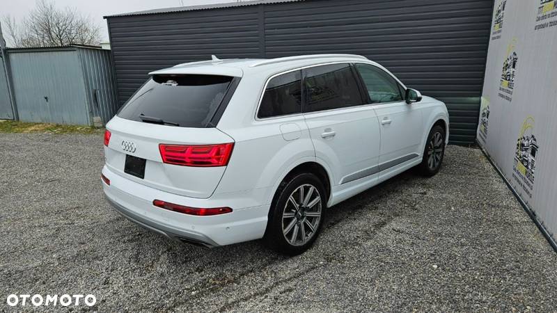 Audi Q7 3.0 TFSI Quattro Tiptronic - 24