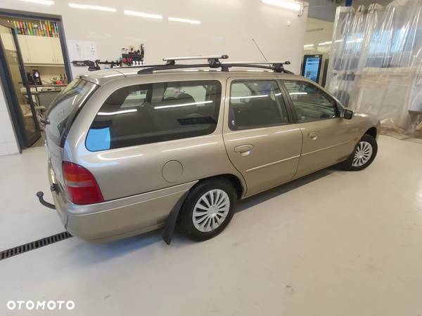 Ford Mondeo 2.0 Ghia - 7