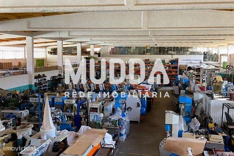 Espaçoso Pavilhão na Zona Industrial de São João da Madeira-11