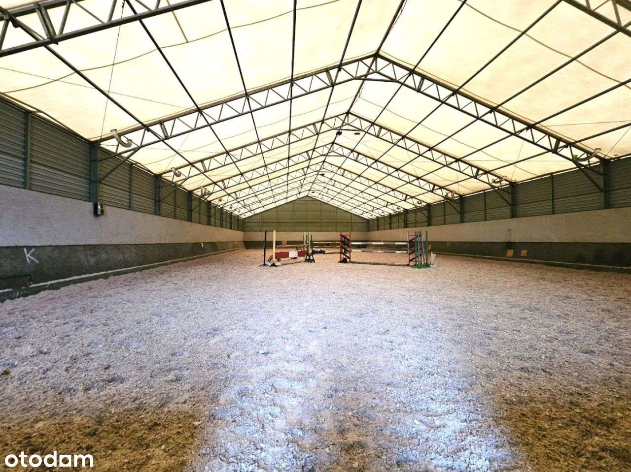 Dochodowa stajnia położona w okolicy Strykowa-3