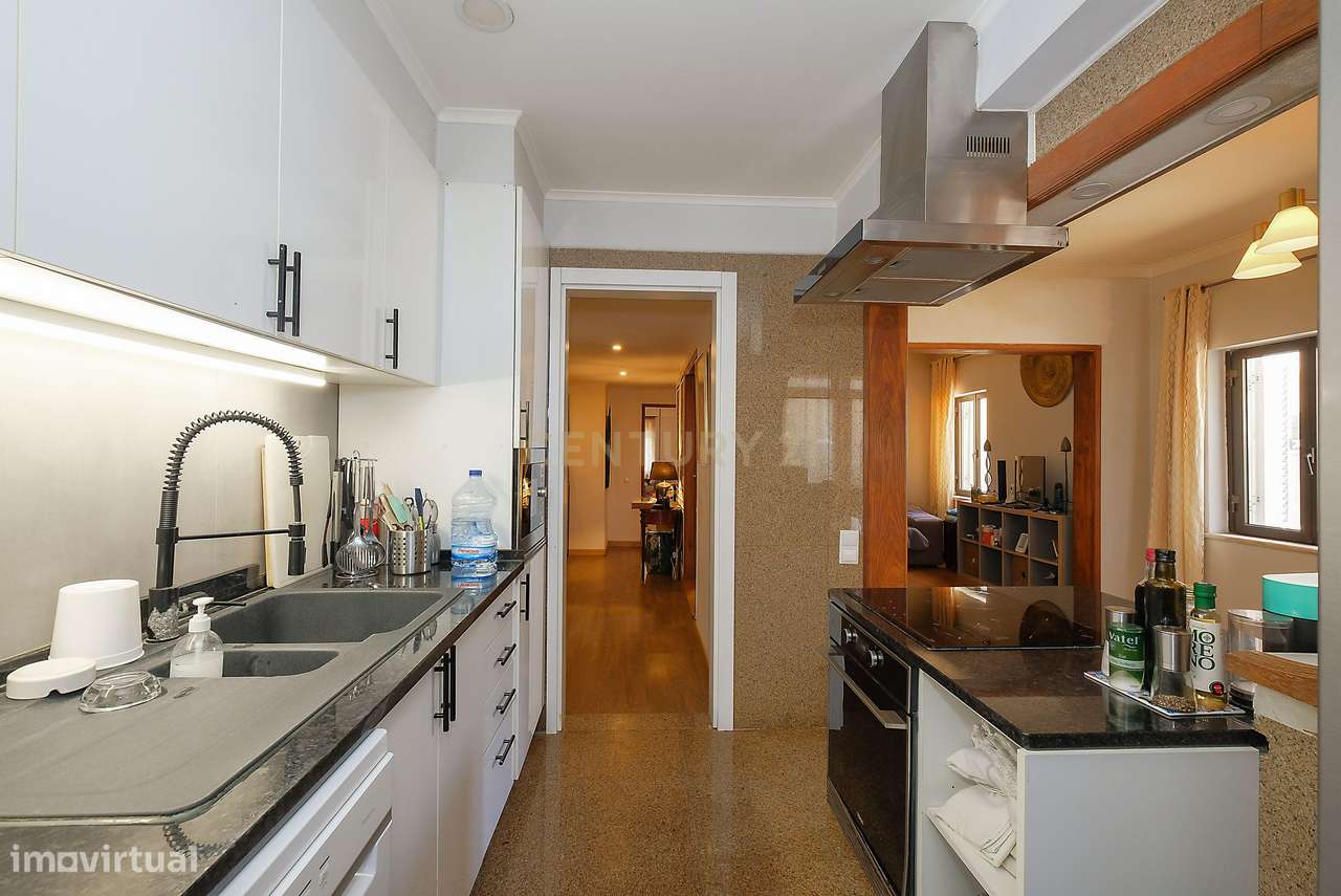 Apartamento T3  remodelado no Pragal-3