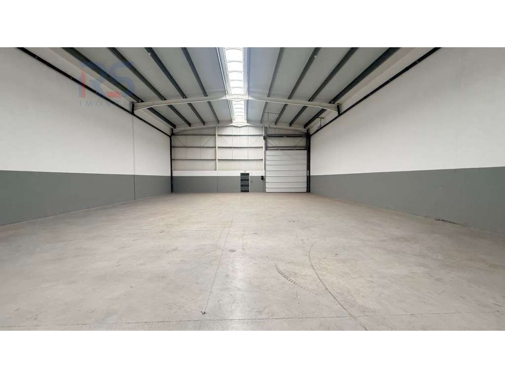Armazém Novo Zona Industrial de Amorim - Grande imagem: 4/21