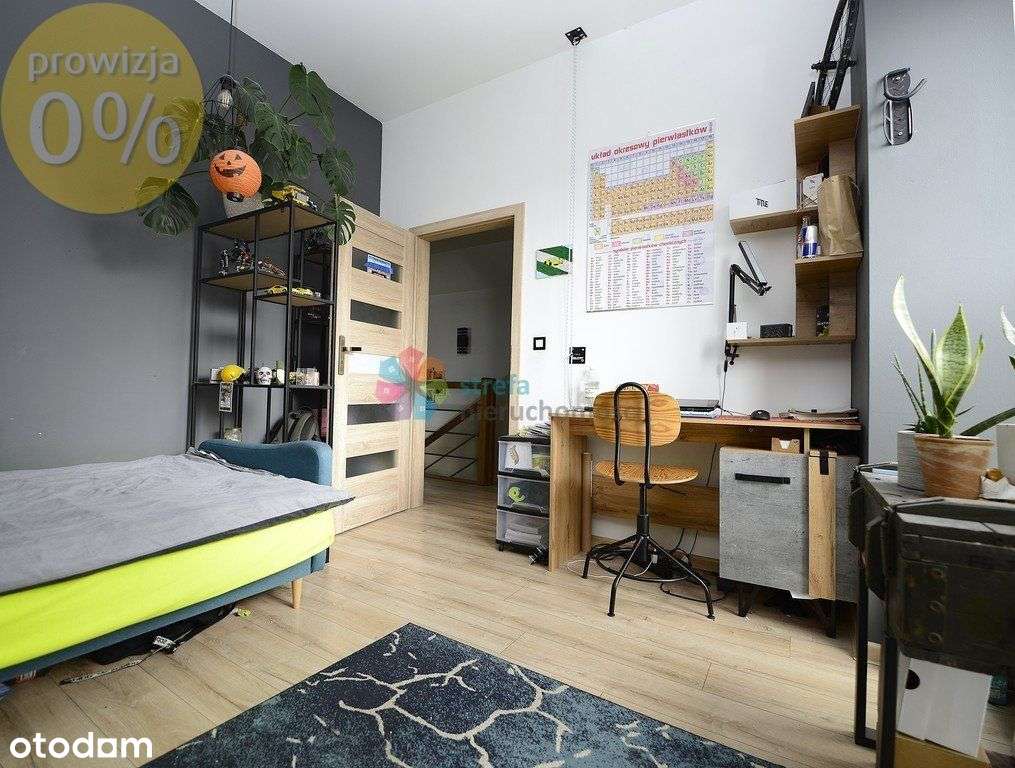 Dom z garażem na wyodrębnionej działce gruntu-7