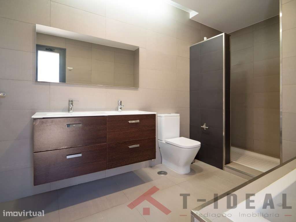 Moradia T4 Moderna Vista Mar-34