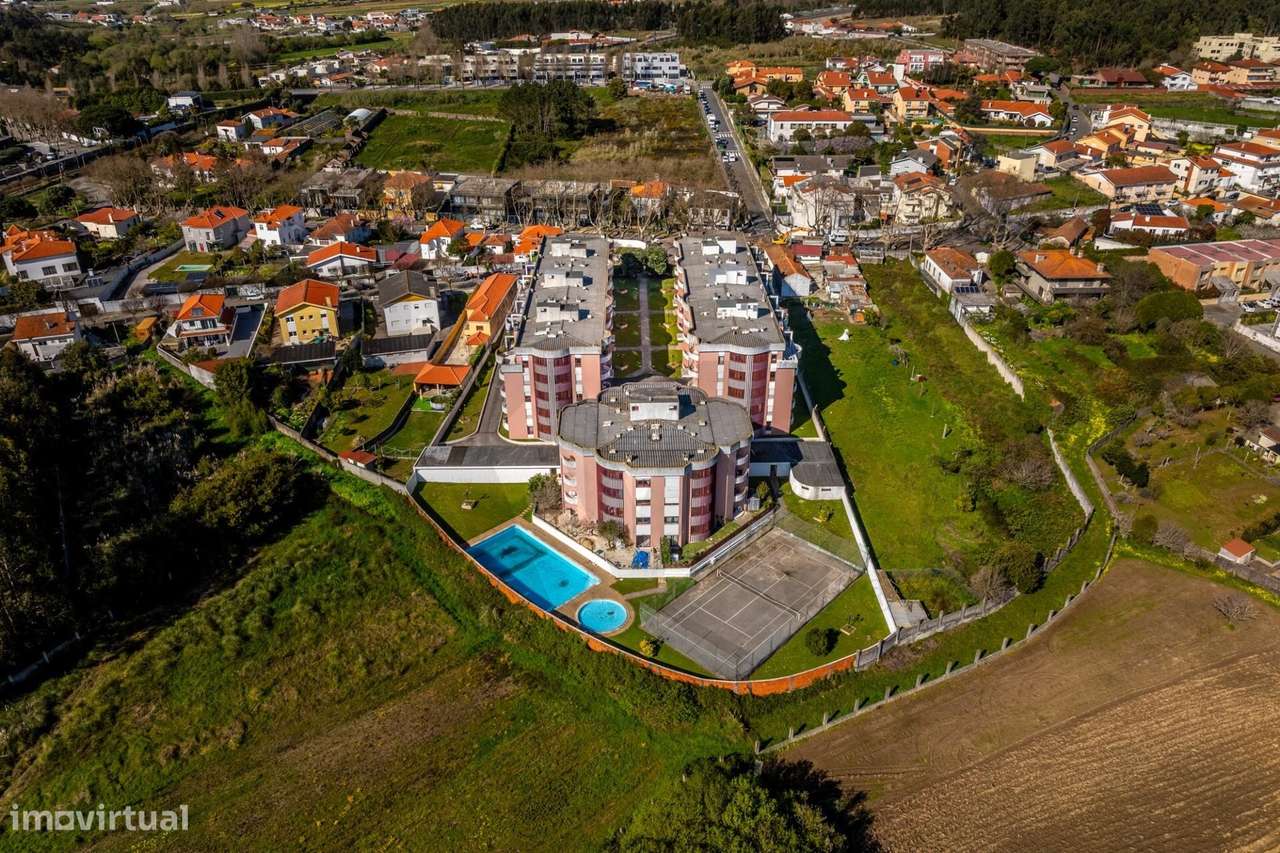 T2 em Renovação completa — Condomínio Fechado em Francelos — Praia e C - Grande imagem: 3/24