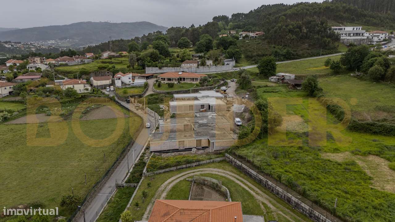 Moradia T3+1 em Galegos-8