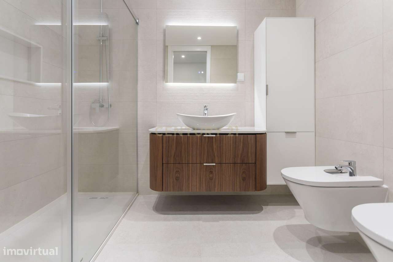 Dois Apartamentos Modernos (T3 + T2) na Qta. do Desembargador – Feijó-34