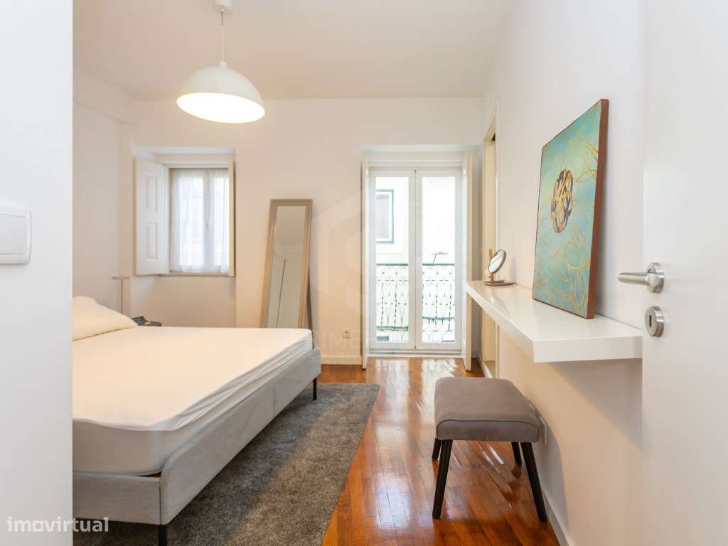 Predio no centro historico do seixal-16