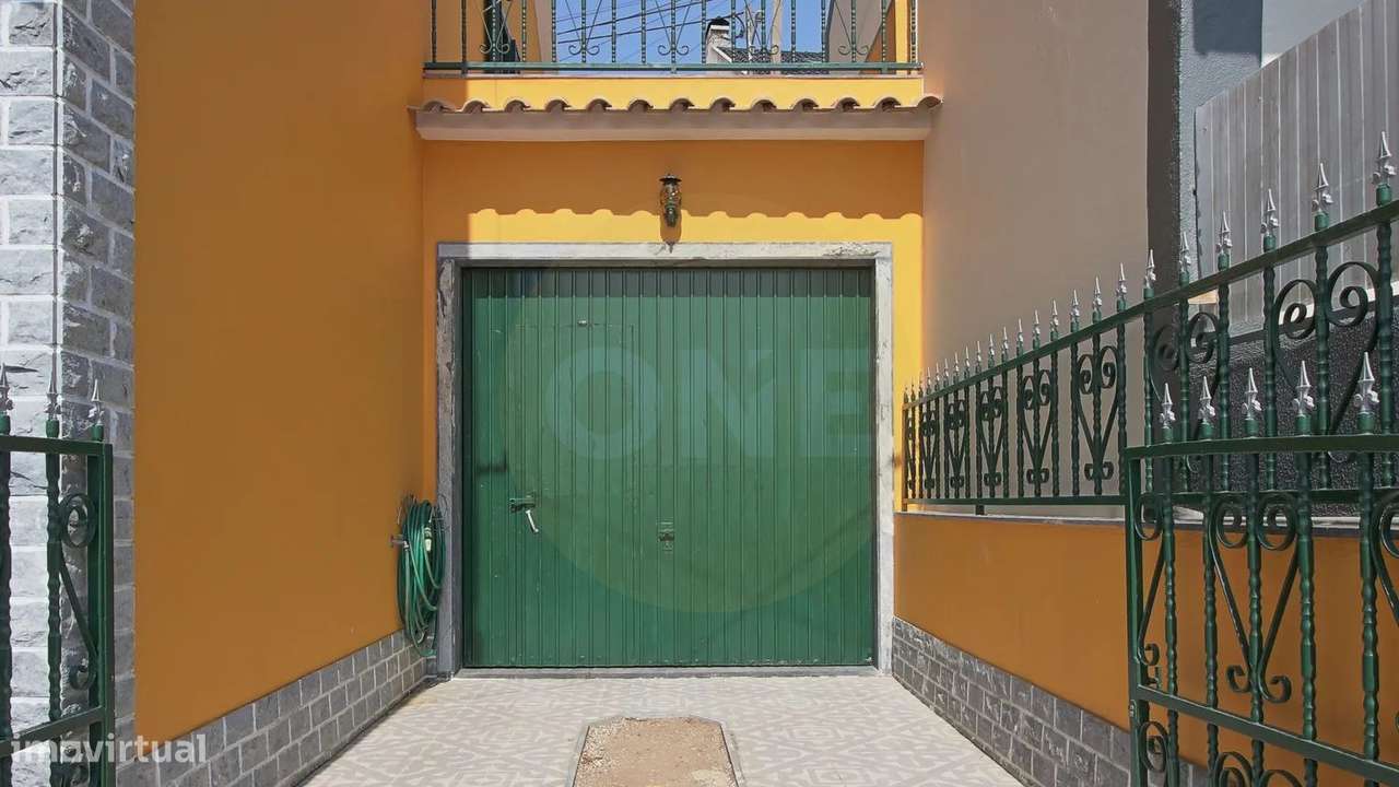Moradia T3+1 em Caneças-37