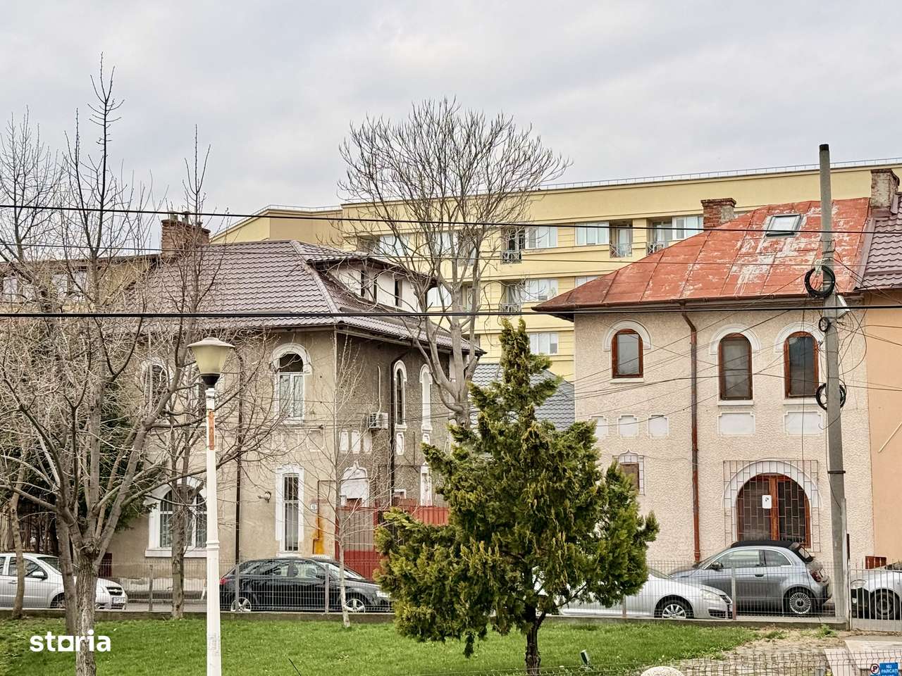 Vila 200 mp desfasurati cartier de case Belvedere Regie-4
