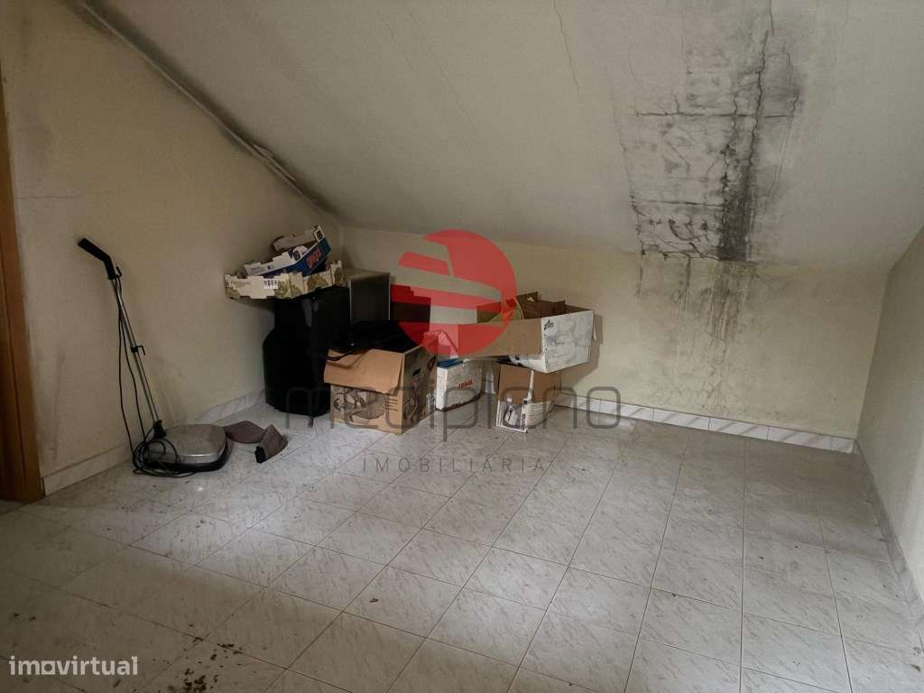 Moradia Bi-Familiar T8 Venda Moimenta da Beira-28