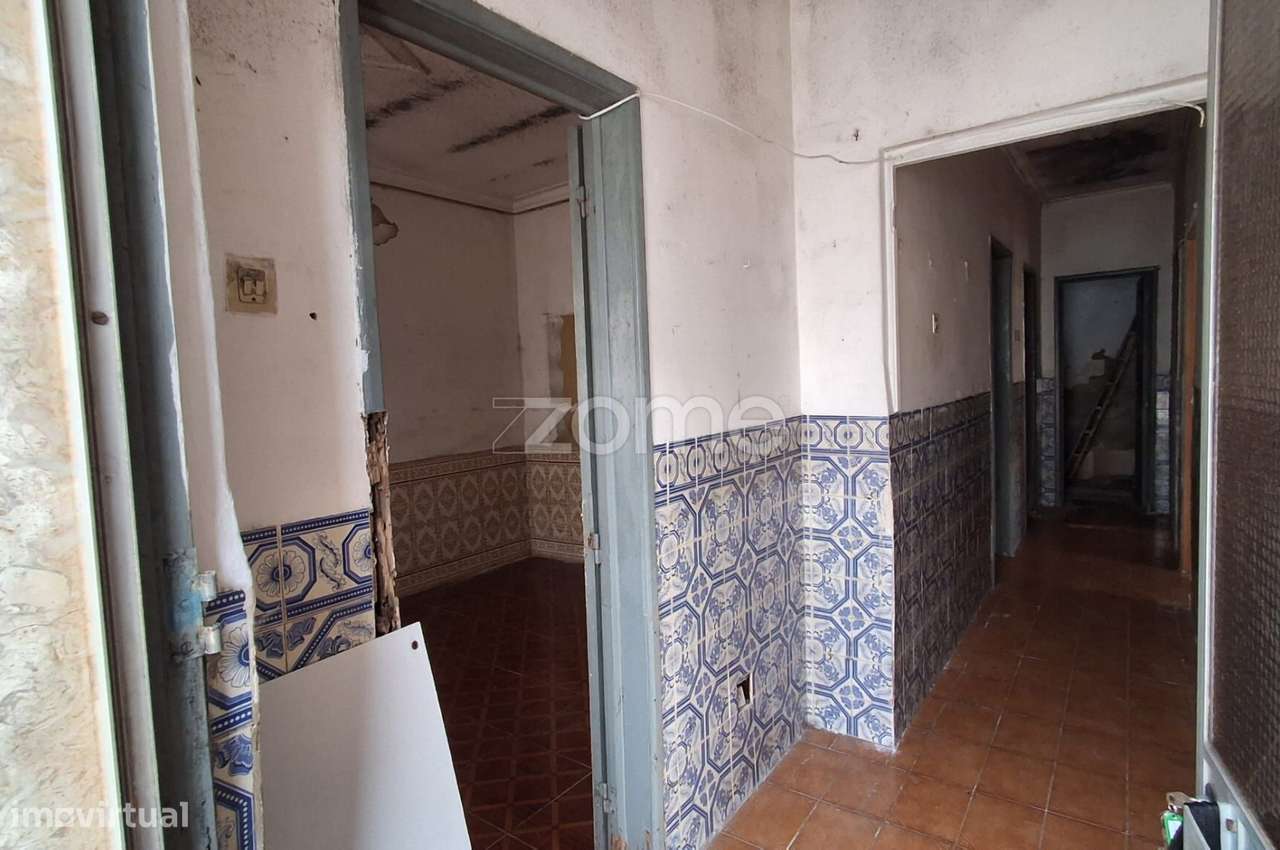 Moradia à venda na zona histórica da Pontinha-7