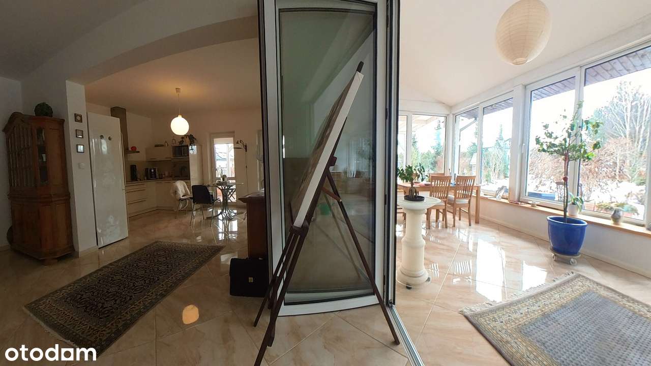 Przestronny dom z 6 pokojami w cichej okolicy-10