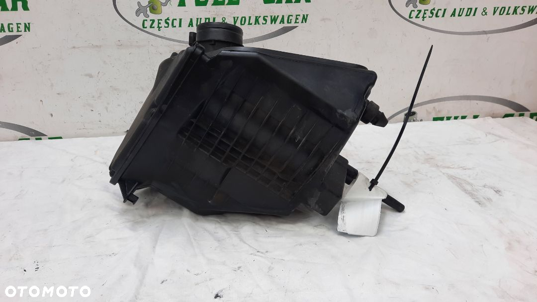 AUDI A4 B9 OBUDOWA FILTRA POWIETRZA STAN JAK NOWA 8W0133835Q - 5