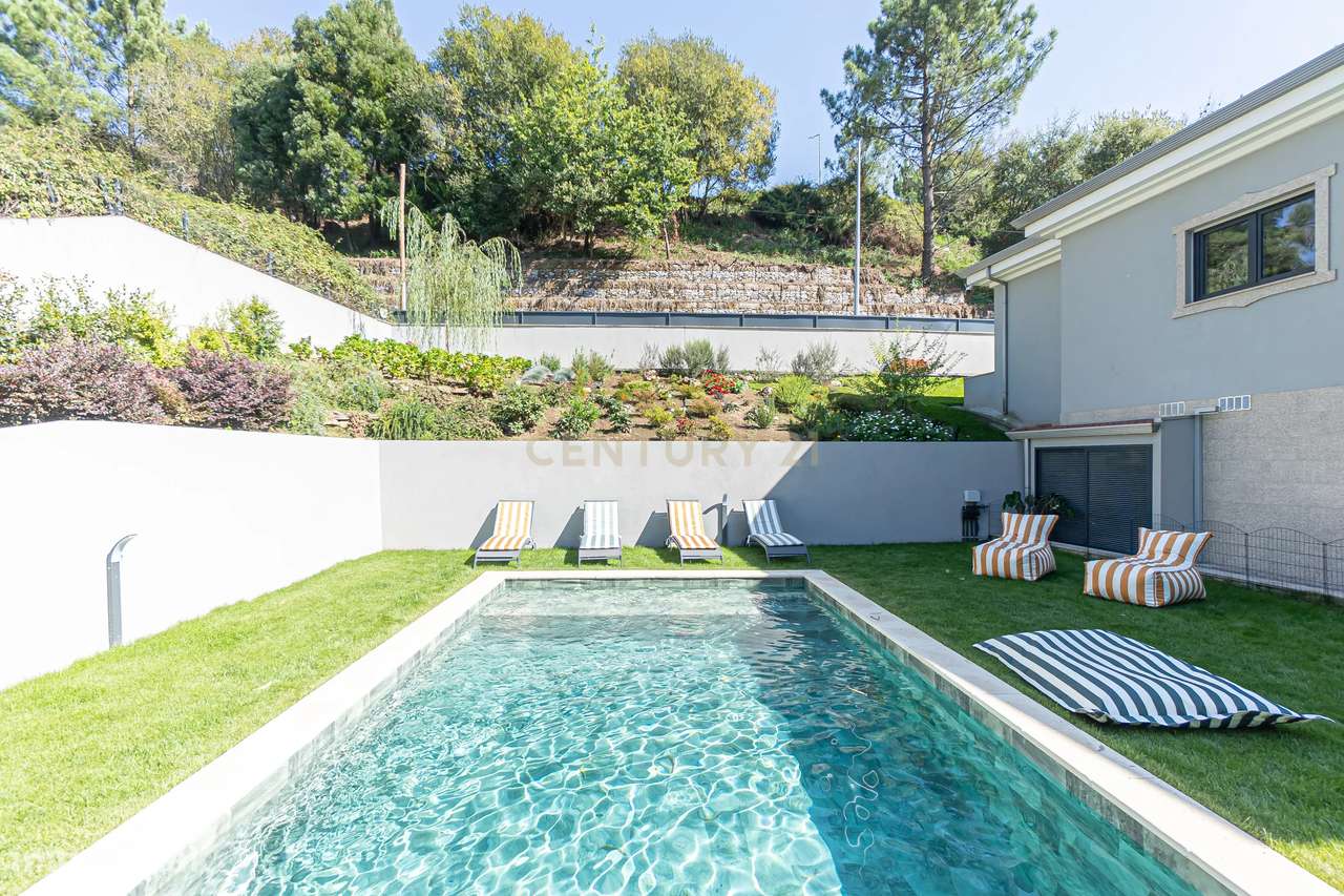 Fantástica moradia T4 de Luxo com piscina em Valongo-47
