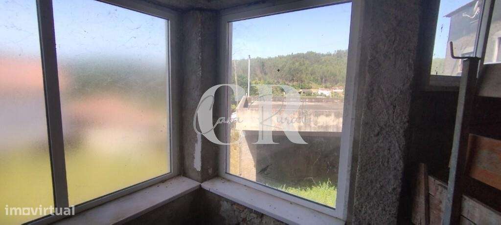 Moradia para restaurar-18