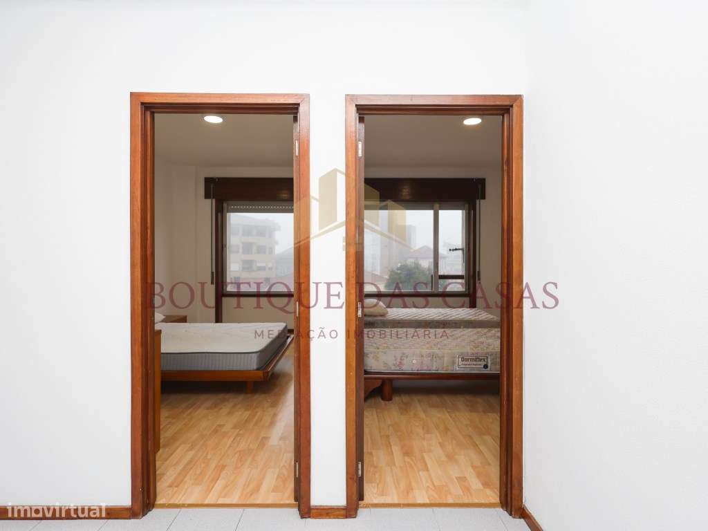 Apartamento T2 para Arrendamento na Avenida da República - Vila Nov... - Grande imagem: 4/31