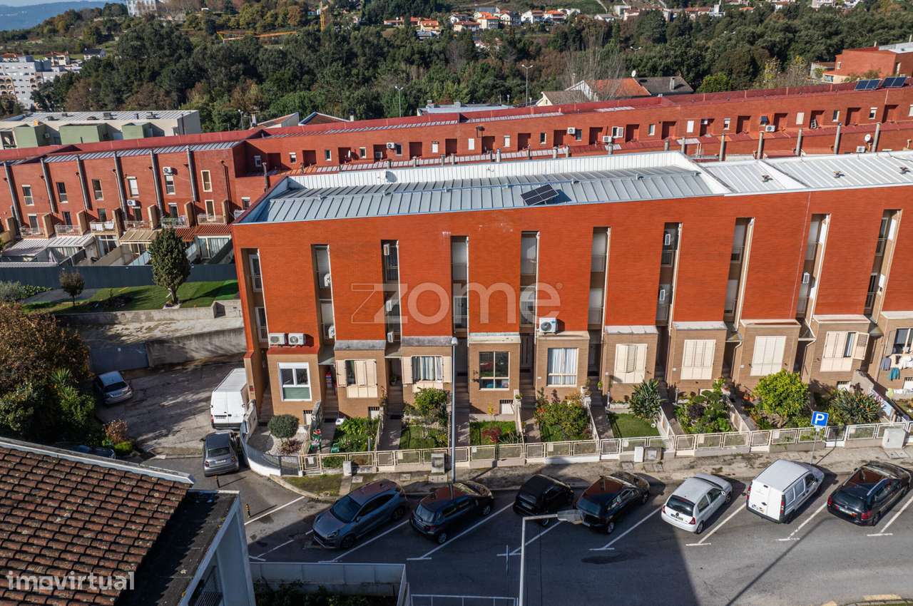 Moradia t4 em gaveto com espaço exterior em S. Vitor, Braga-2