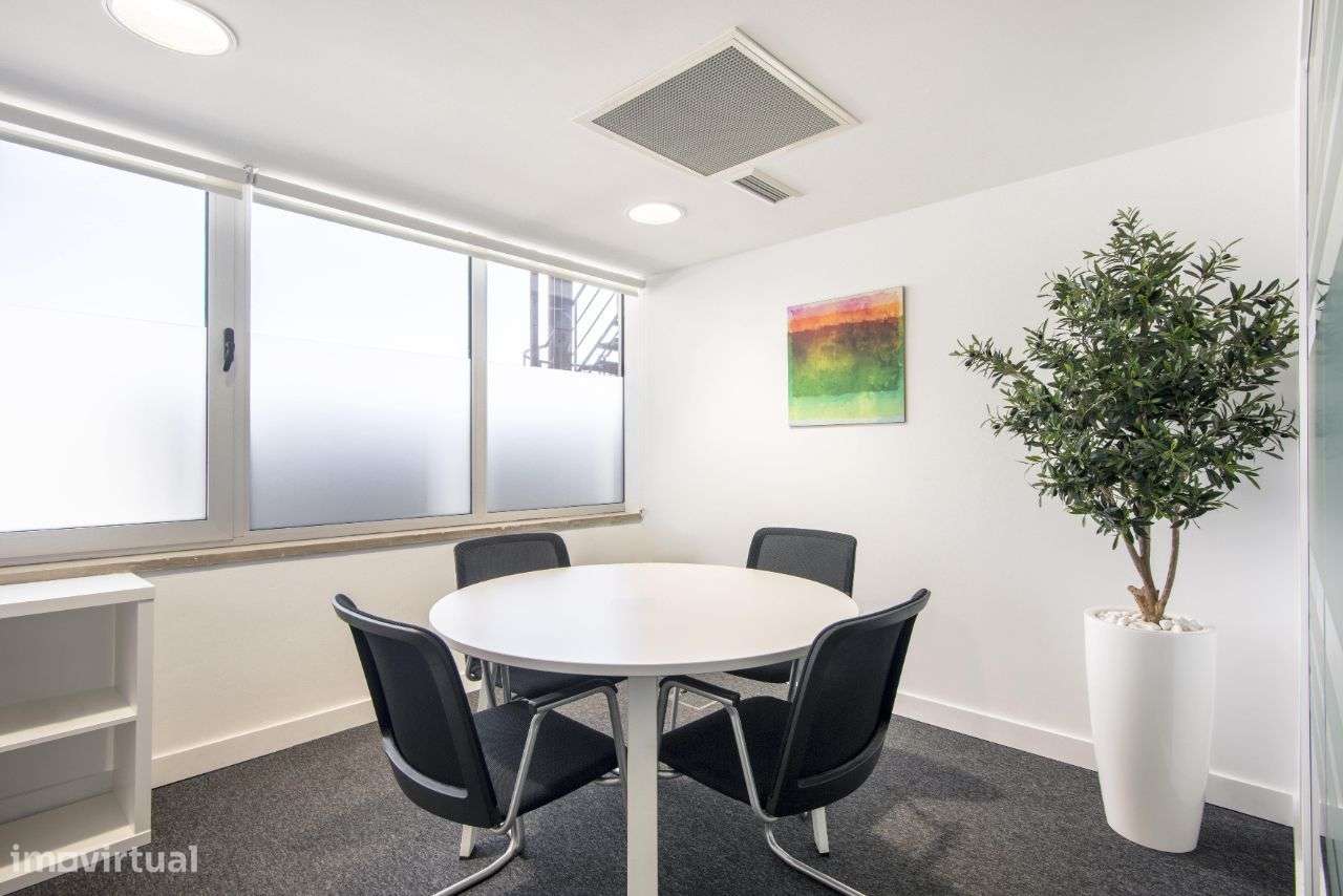 Escritório com amplo espaço para 10 pessoas Lisbon, Avenida Republica - Grande imagem: 1/10