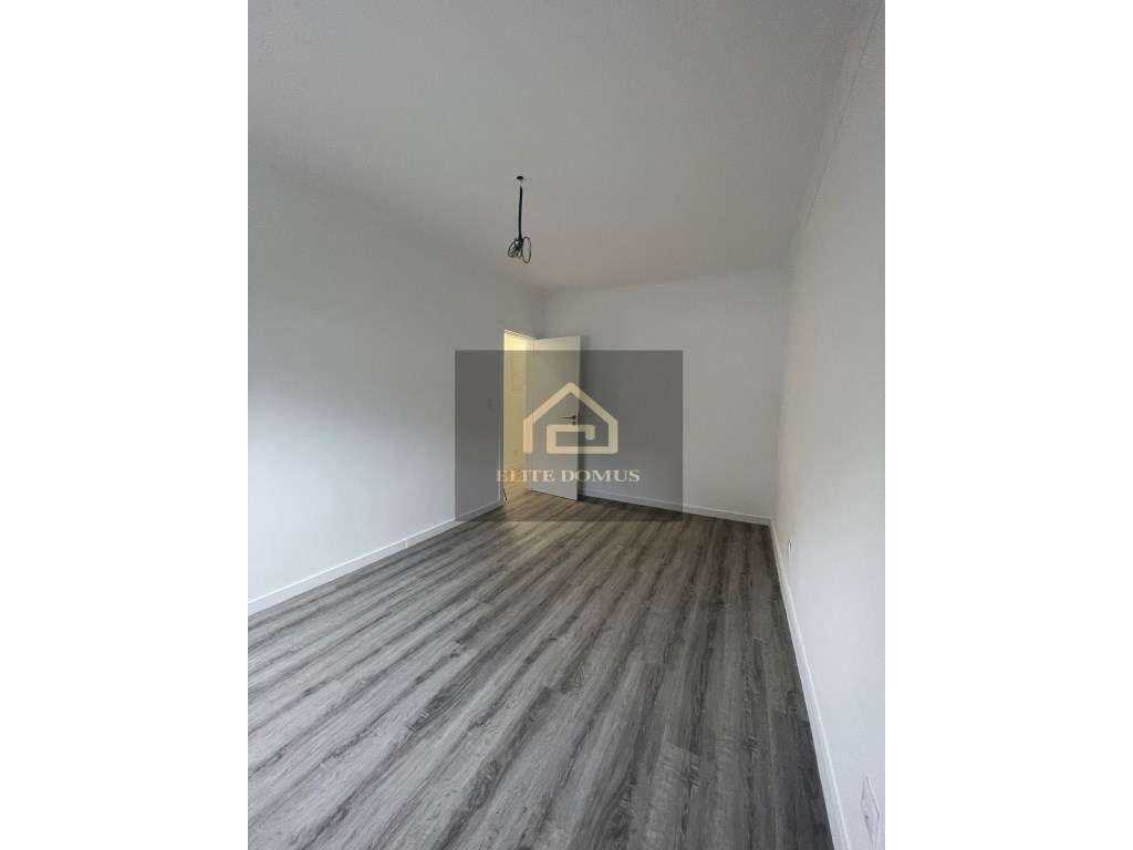 T2 com terraço, totalmente remodelado, Alfornelos!-7