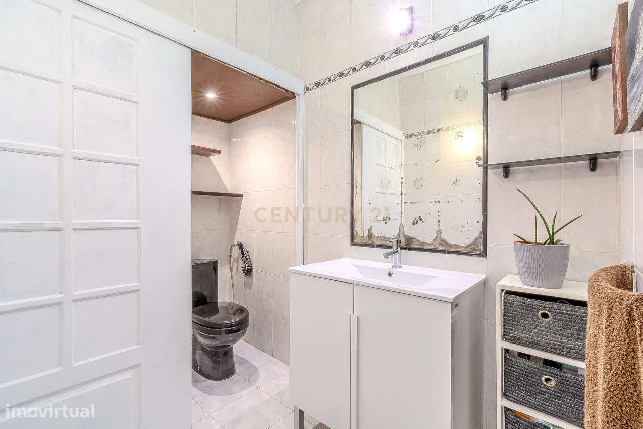 Apartamento de dois quartos em condomínio com piscina e jardim – Pátio-16