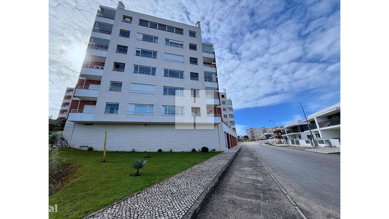 Luxuoso T-3 na Qtª Santa Maria-44