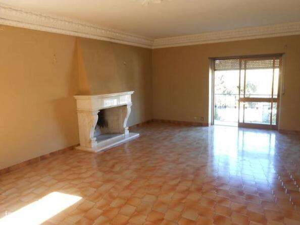 Moradia T6 em Tomar – Bons Acessos e Grande Potencial - Grande imagem: 3/10