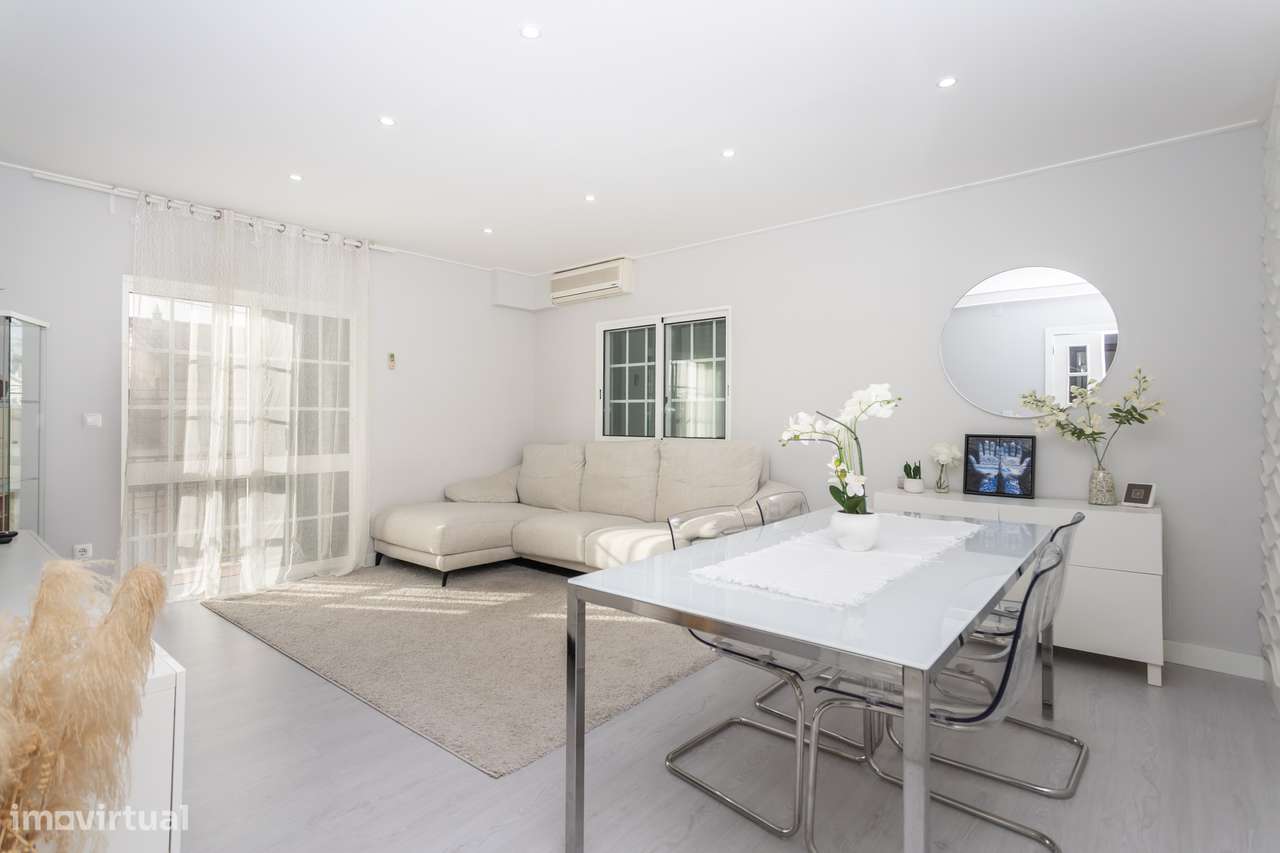 Andar de moradia T3 com logradouro independente - Grande imagem: 2/32