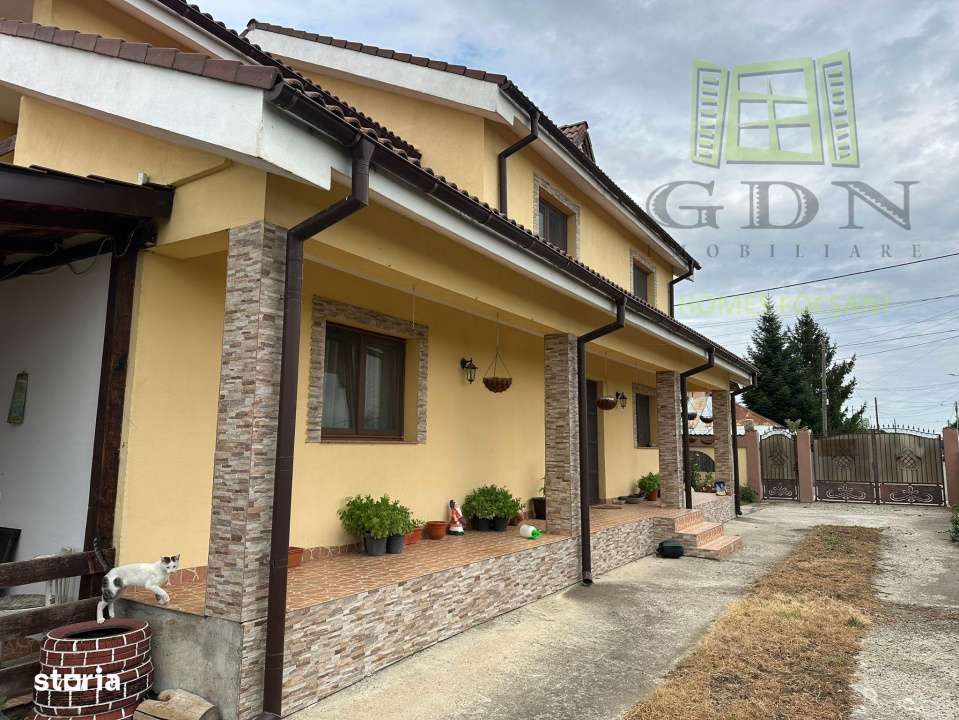 Casa de vanzare P+1 Vanatori,Vrancea - Imagine principală: 1/8