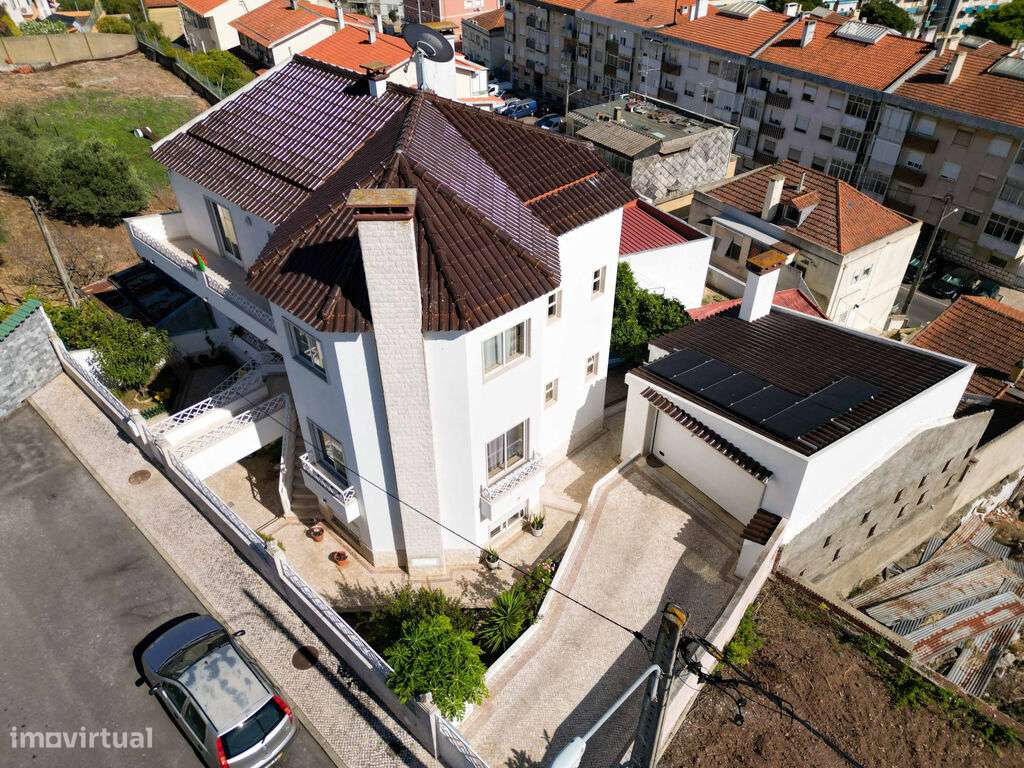 Moradia T6 Bifamiliar em Odivelas - Grande imagem: 4/60