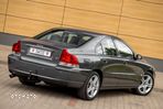 Volvo S60 2.5T Momentum - 15