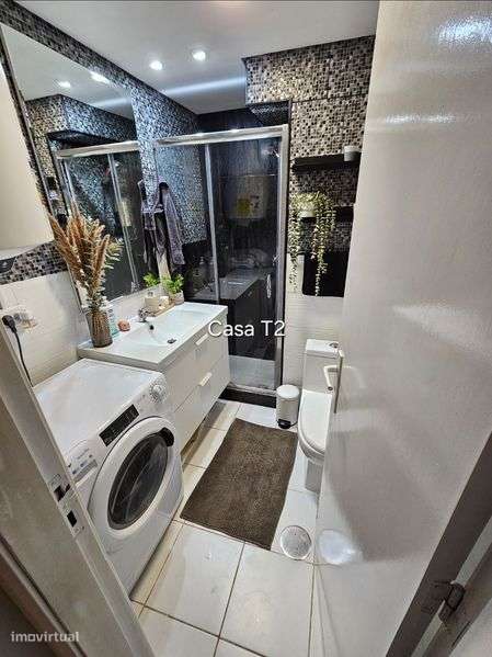 2 Moradias em ilha, um T2 e um  T1 com alta rentabilidade - Grande imagem: 5/7