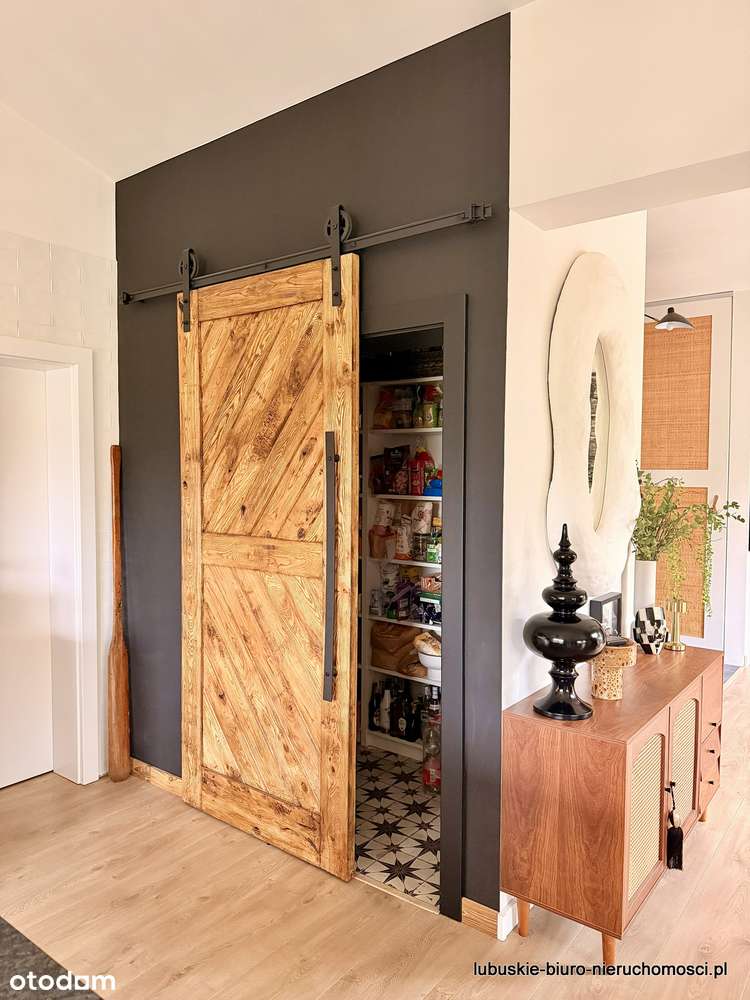 Komfortowy dom jednorodzinny z pięknym ogrodem-19