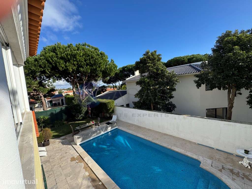 single-family residential building, with a T6 layout, comprising gr...-36