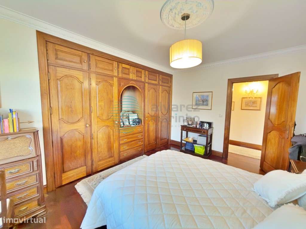 Moradia V5 com terreno com 2075m2, vista de mar-42